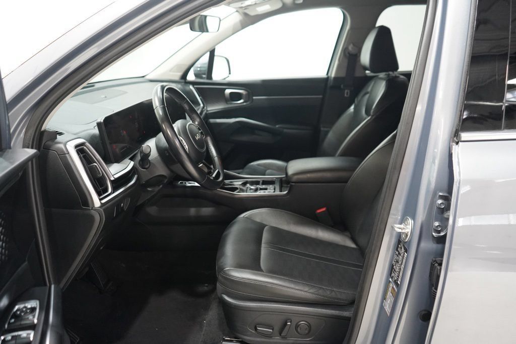 Used 2024 Kia Sorento S AWD/4WD image 14