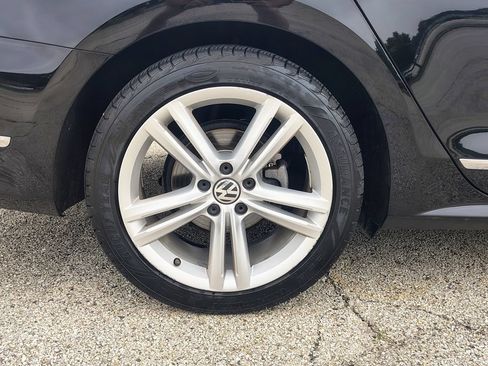 Used 2015 Volkswagen Passat TDI SEL Premium FWD image 13