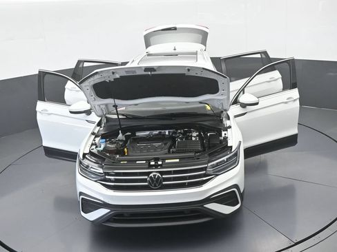 Used 2024 Volkswagen Tiguan SE FWD image 69