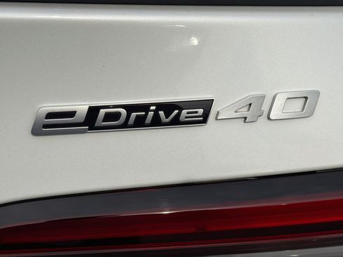 Certified 2024 BMW i5 eDrive40i w/ Executive Package RWD image 11