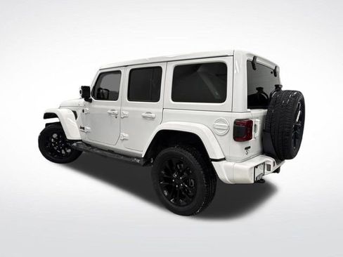 Used 2021 Jeep Wrangler Unlimited Sahara image 3