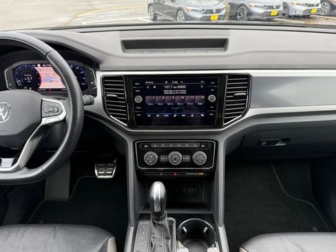 Used 2021 Volkswagen Atlas SEL Premium image 20