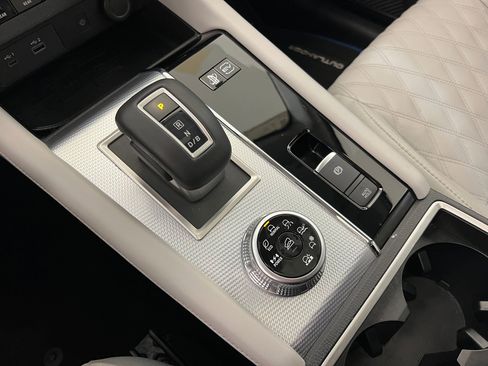 Used 2023 Mitsubishi Outlander SEL 40th Anniversary image 18