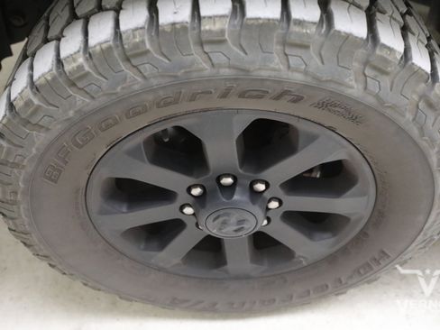 Used 2023 RAM 3500 Big Horn w/ Night Edition AWD/4WD image 10