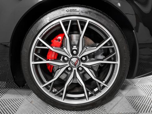 Used 2023 Chevrolet Corvette Stingray Premium Conv w/ Z51 Performance Package RWD image 32