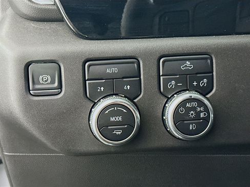 Used 2024 GMC Sierra 1500 Elevation AWD/4WD image 16