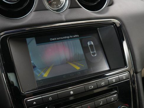 Used 2016 Jaguar XJ L Portfolio image 37