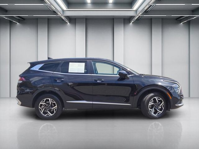 Certified 2025 Kia Sportage LX AWD/4WD image 4