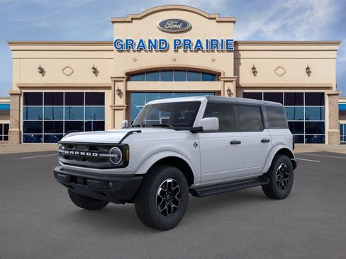 New 2026 Ford Bronco Outer Banks AWD/4WD image 1