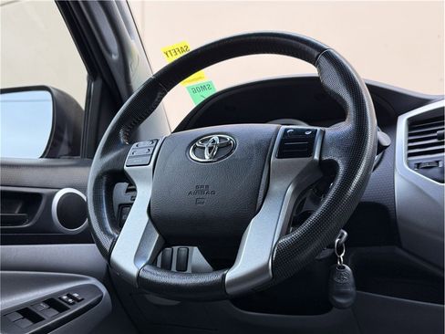 Used 2013 Toyota Tacoma PreRunner image 15