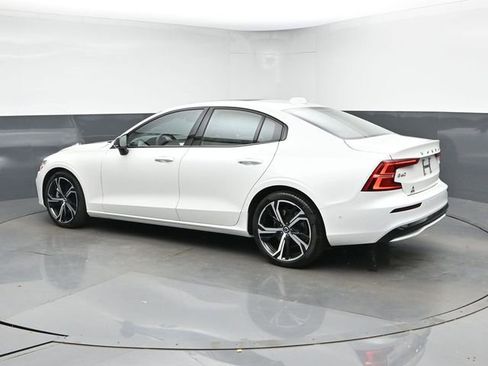 Used 2025 Volvo S60 B5 Plus FWD image 7