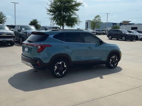 Used 2024 Kia Seltos EX AWD/4WD image 9