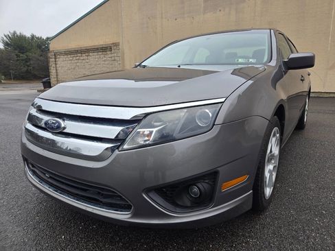 Used 2011 Ford Fusion SE image 1