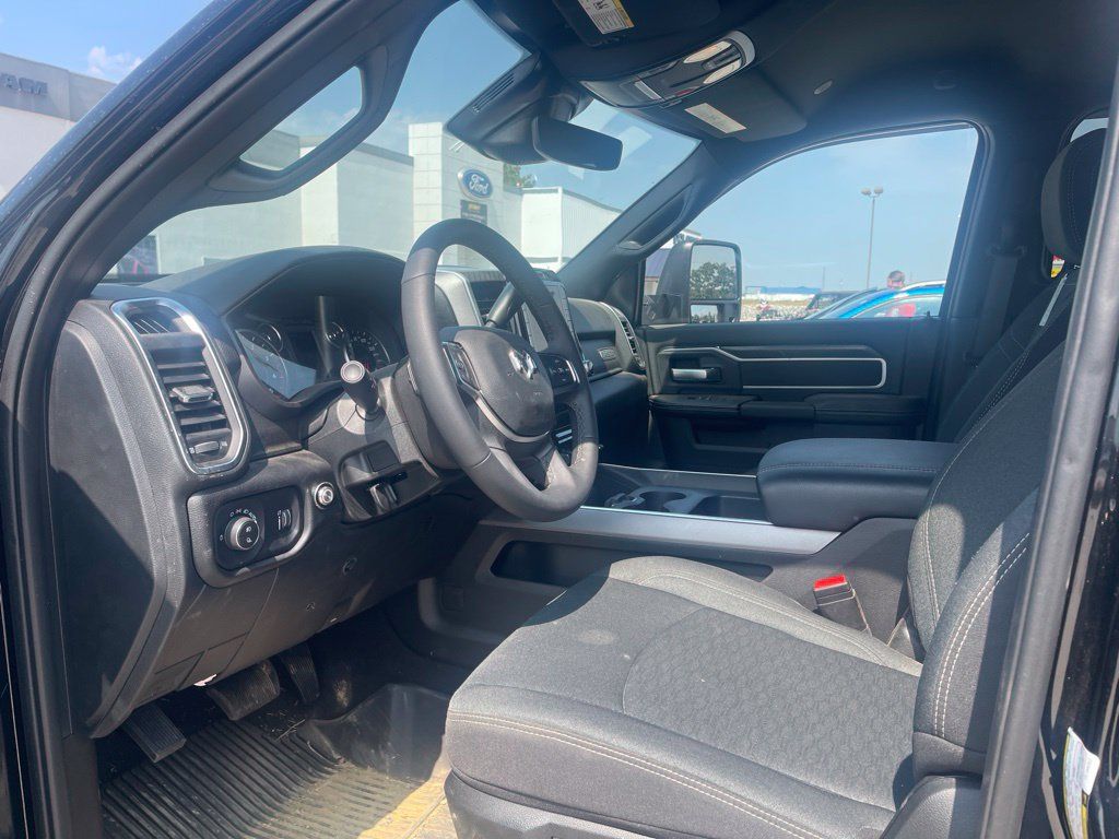 Used 2026 RAM 3500 Big Horn AWD/4WD image 6