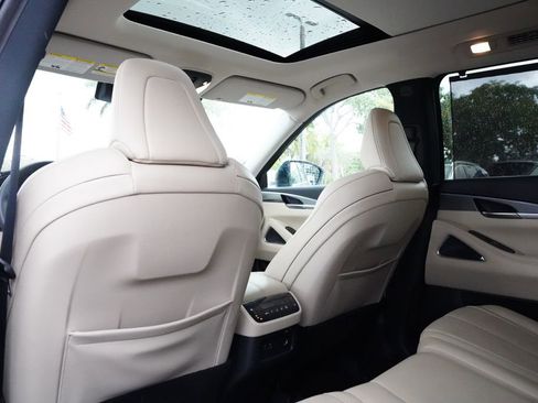Used 2023 INFINITI QX60 Luxe w/ Performance Audio Package FWD image 17