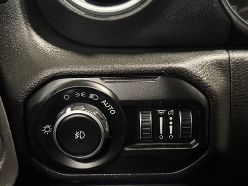 Used 2021 Jeep Wrangler Unlimited Sahara w/ Cold Weather Group image 30