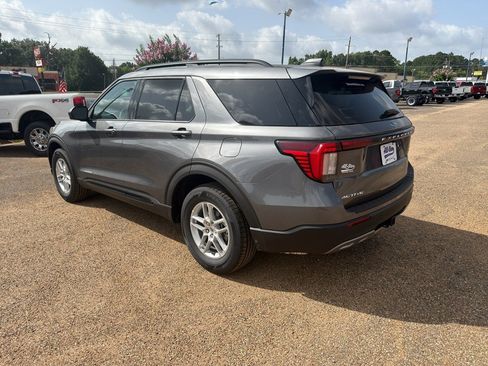 New 2026 Ford Explorer Active w/ Active Comfort Package RWD image 3