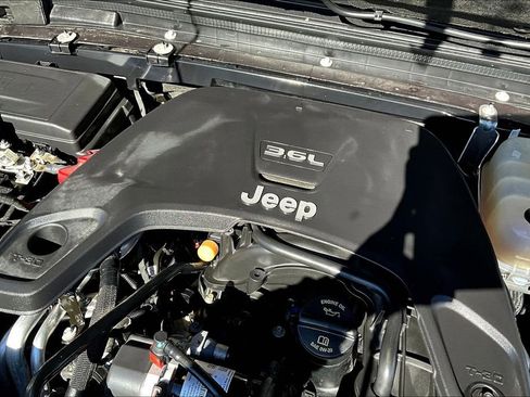 Used 2021 Jeep Wrangler Unlimited Sahara w/ Safety Group image 31