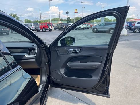 Certified 2024 Volvo XC60 T8 Ultimate w/ Climate Package AWD/4WD image 35