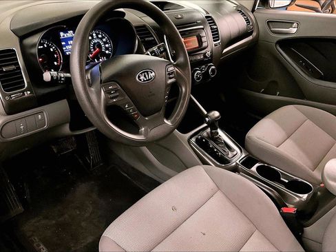 Used 2017 Kia Forte LX image 12