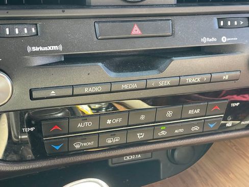 Used 2020 Lexus RX 350L FWD w/ Premium Package image 7