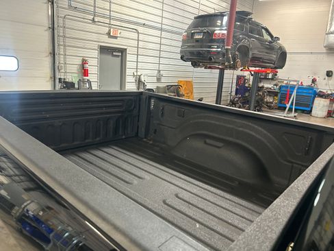 Used 2025 RAM 2500 Big Horn AWD/4WD image 15