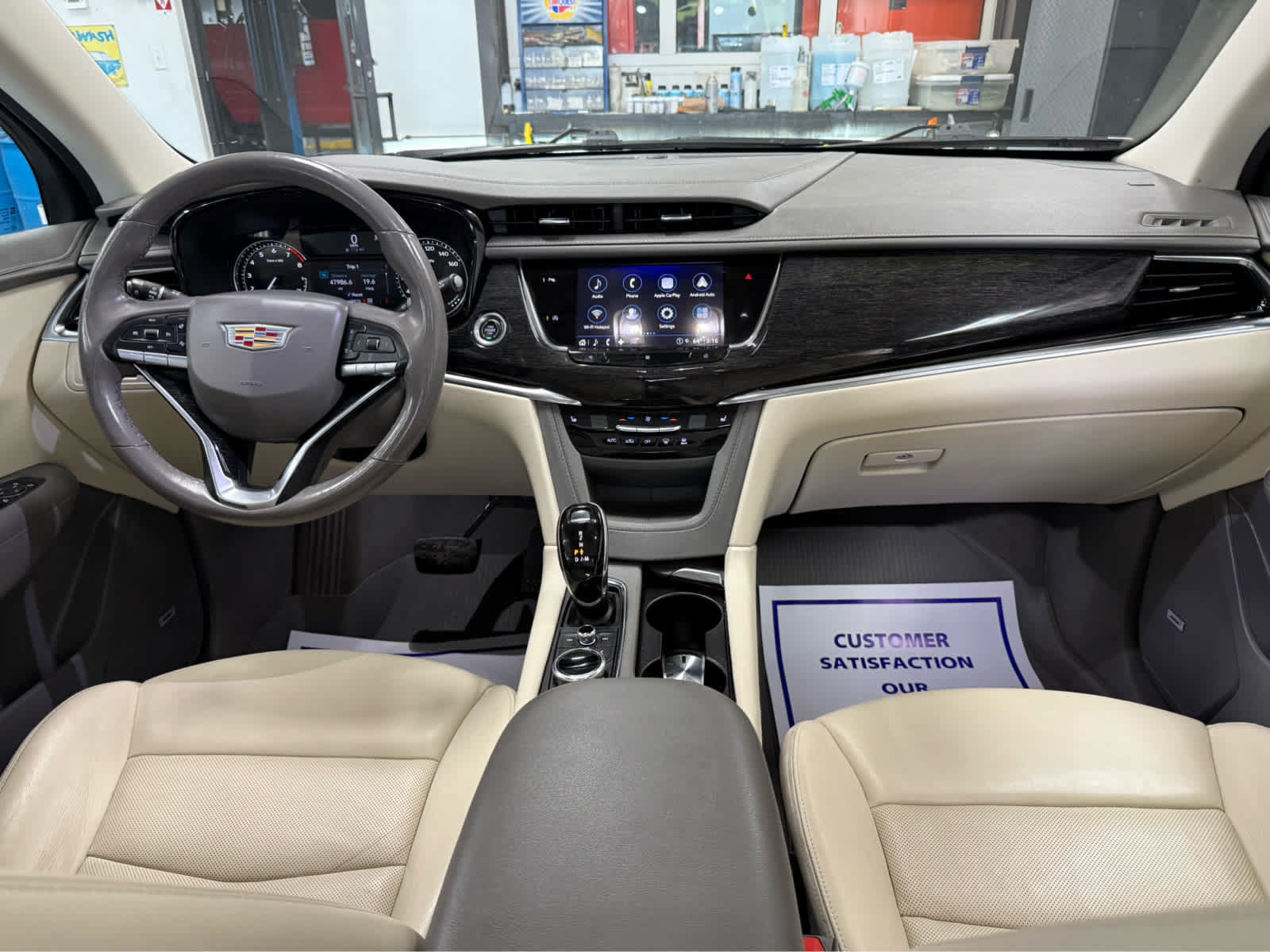 Used 2021 Cadillac XT6 Premium Luxury w/ LPO, Floor Liner Package AWD/4WD image 33