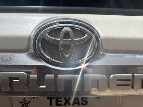 Used 2017 Toyota 4Runner Limited AWD/4WD image 12