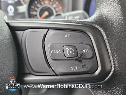 Used 2025 Jeep Wrangler Sport image 27