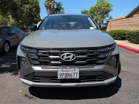 Used 2025 Hyundai Tucson SE FWD image 3