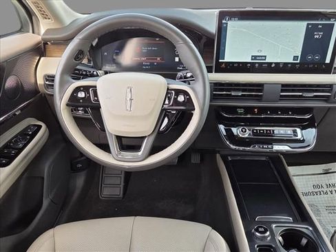 New 2024 Lincoln Corsair Reserve image 20