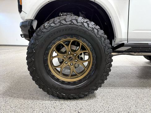 Used 2021 Ford Bronco Wildtrak image 9