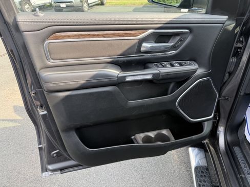 Used 2020 RAM 1500 Laramie AWD/4WD image 15