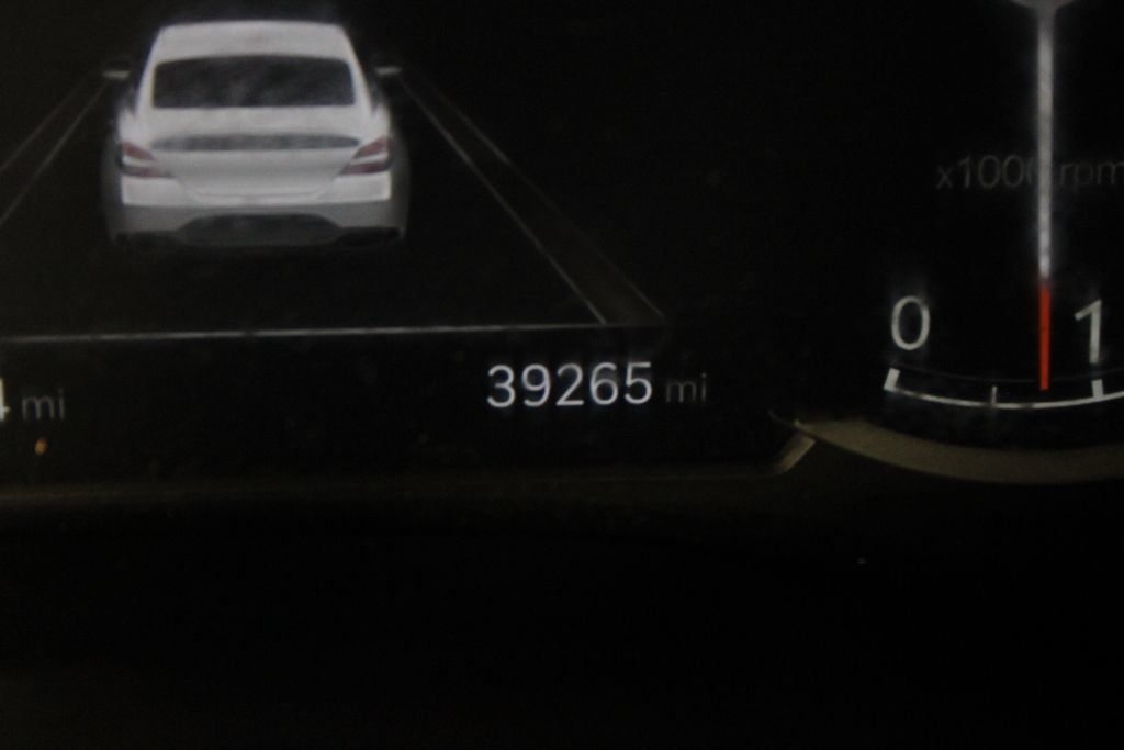 Used 2023 Genesis G70 2.0T RWD image 27