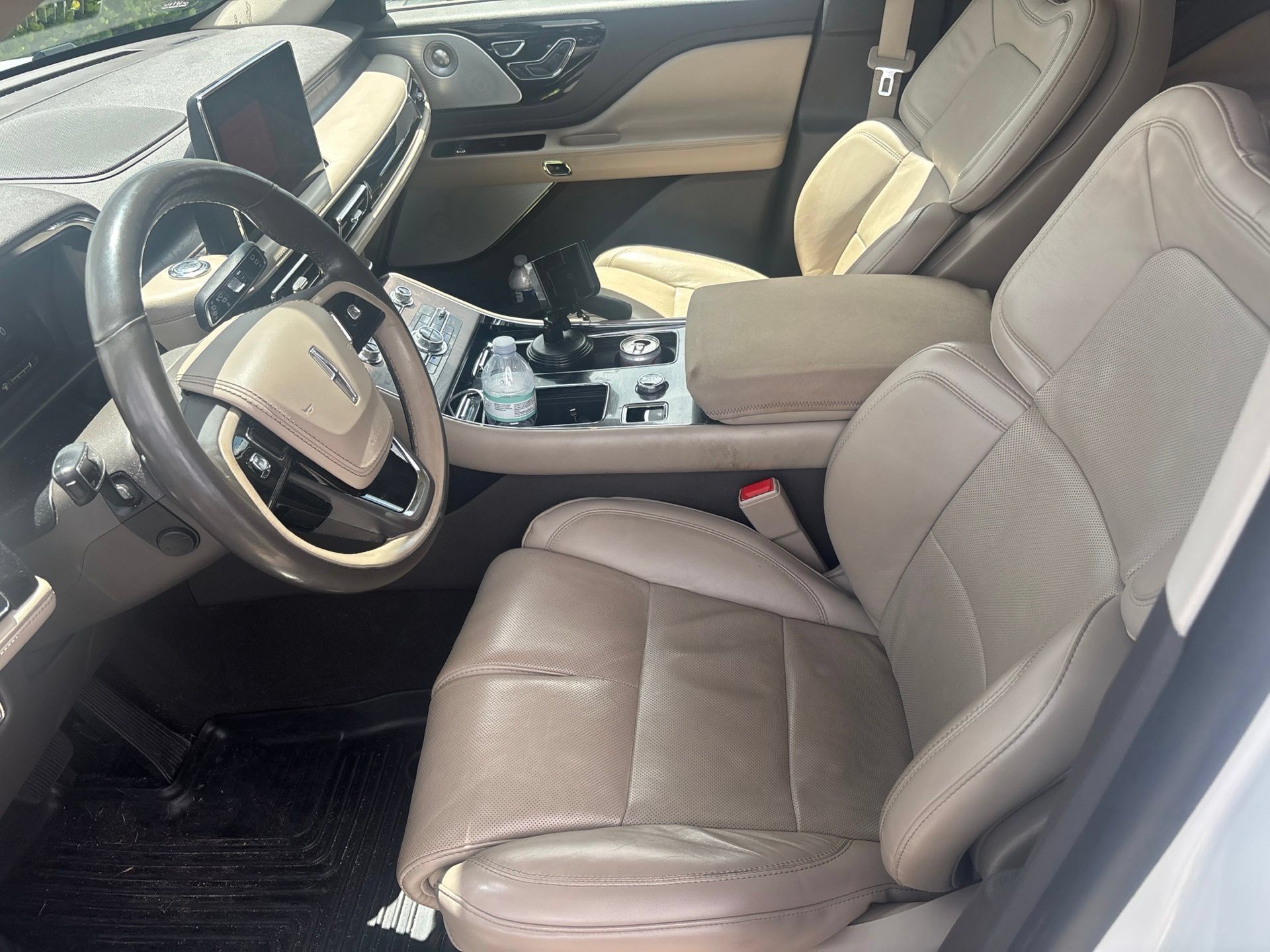 Used 2022 Lincoln Aviator Reserve w/ Equipment Group 201A RWD image 17