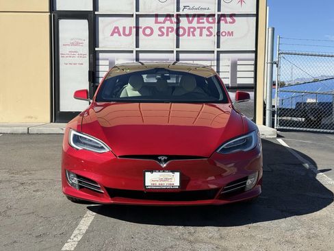 Used 2020 Tesla Model S Long Range Plus image 3