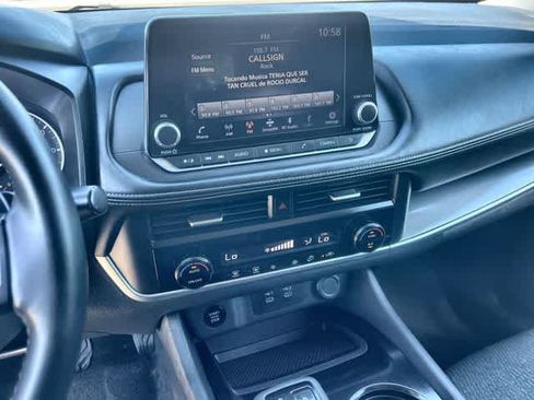 Used 2025 Nissan Rogue SV AWD/4WD image 18
