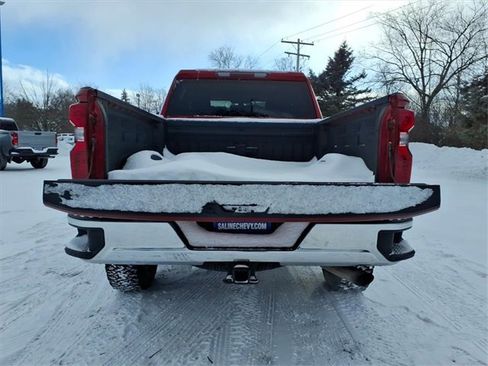 Used 2022 Chevrolet Silverado 2500 LT w/ Convenience Package image 8
