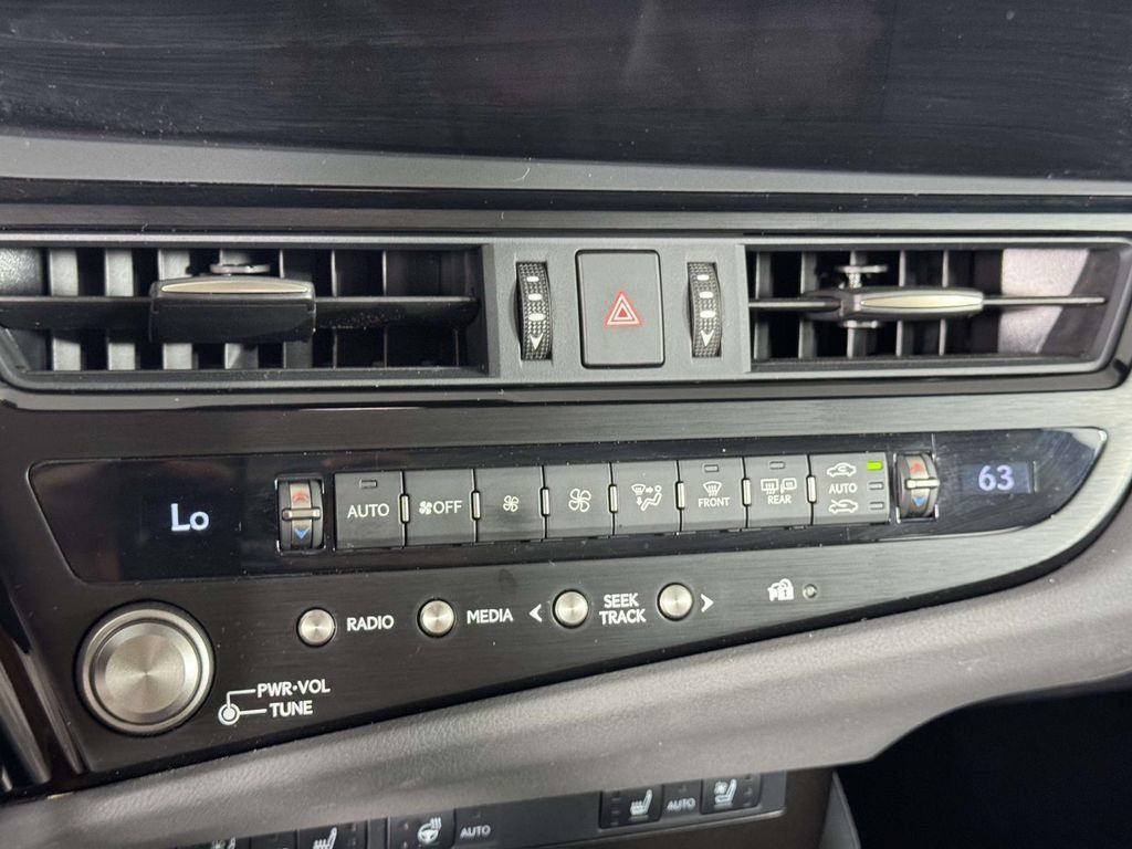 Used 2024 Lexus ES 350 w/ Premium Package FWD image 27