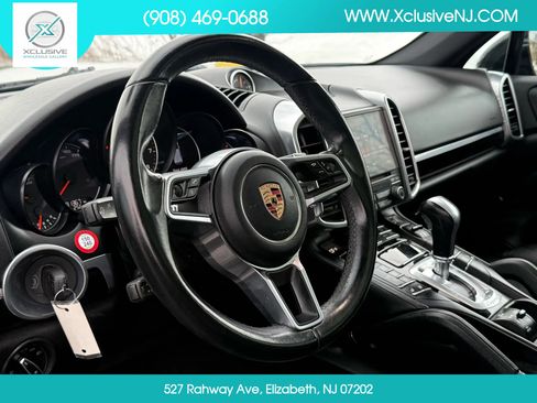 Used 2017 Porsche Cayenne Platinum Edition AWD/4WD image 9