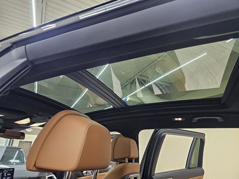 Used 2024 BMW X7 xDrive40i w/ Executive Package AWD/4WD image 40