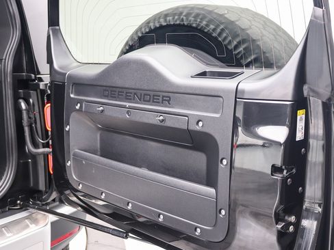 Used 2020 Land Rover Defender 110 First Edition AWD/4WD image 35