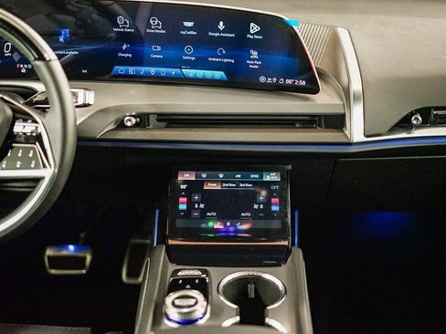 Used 2026 Cadillac Vistiq Sport image 14