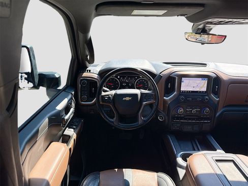 Used 2021 Chevrolet Silverado 3500 High Country image 23