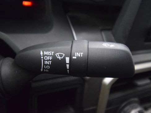 Used 2024 Toyota Tacoma SR5 AWD/4WD image 36