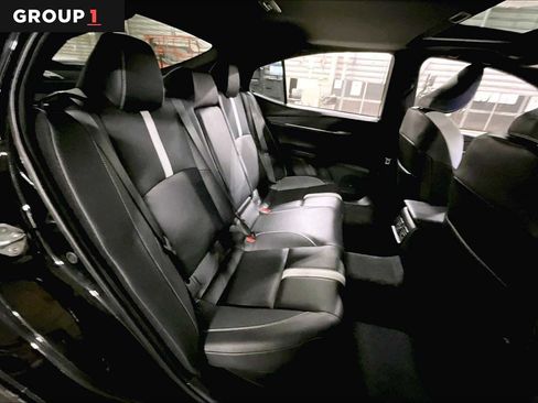 Used 2025 Toyota Camry SE AWD/4WD image 19