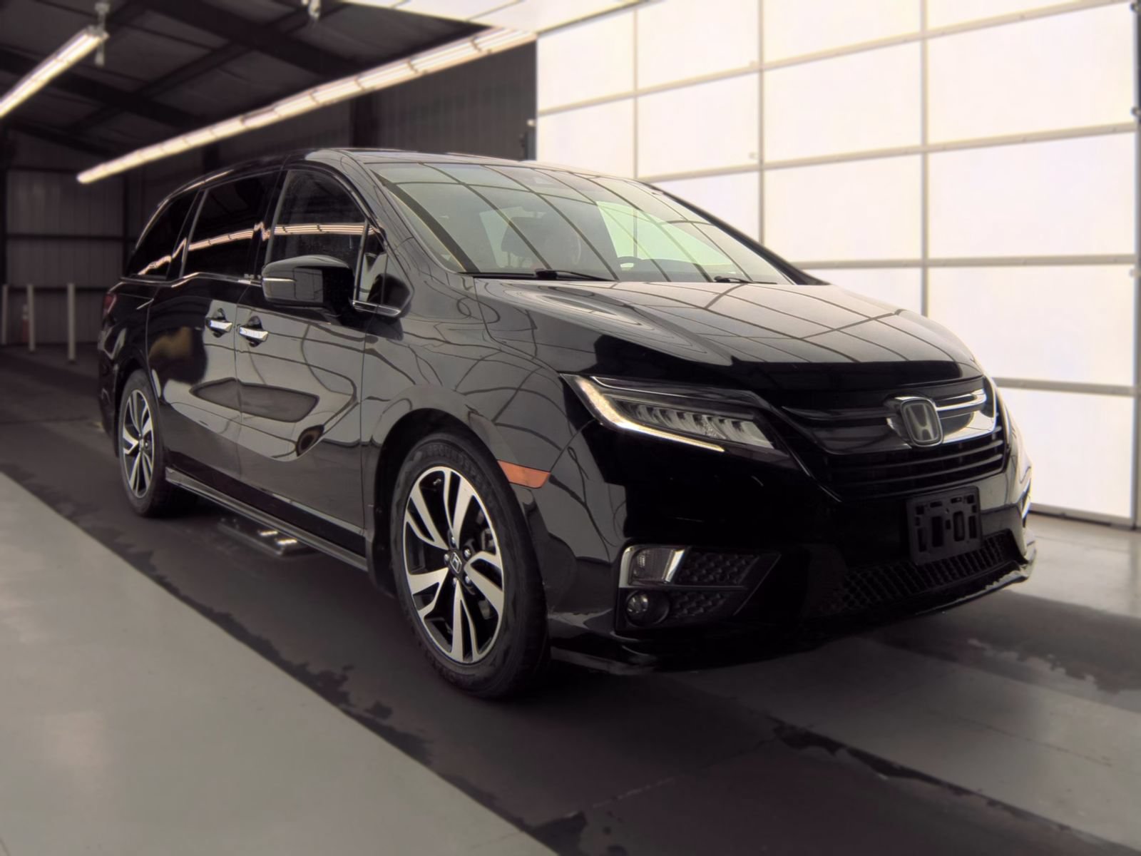 Used 2019 Honda Odyssey Elite image 4