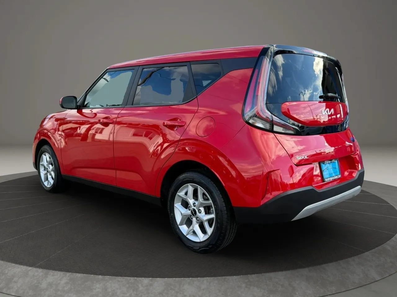 Used 2024 Kia Soul LX w/ LX Technology Package FWD image 6