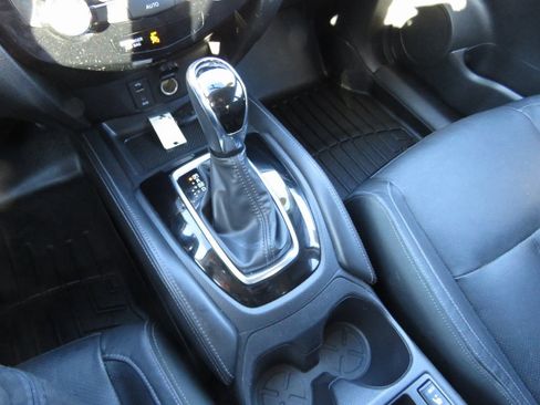 Used 2018 Nissan Rogue Sport SL image 23