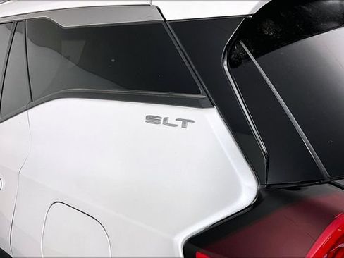 Used 2022 GMC Terrain SLT w/ Infotainment Package II AWD/4WD image 22